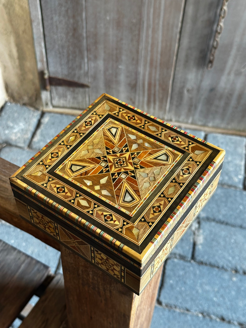 16 × 16 cm Damascene Mosaic Box
