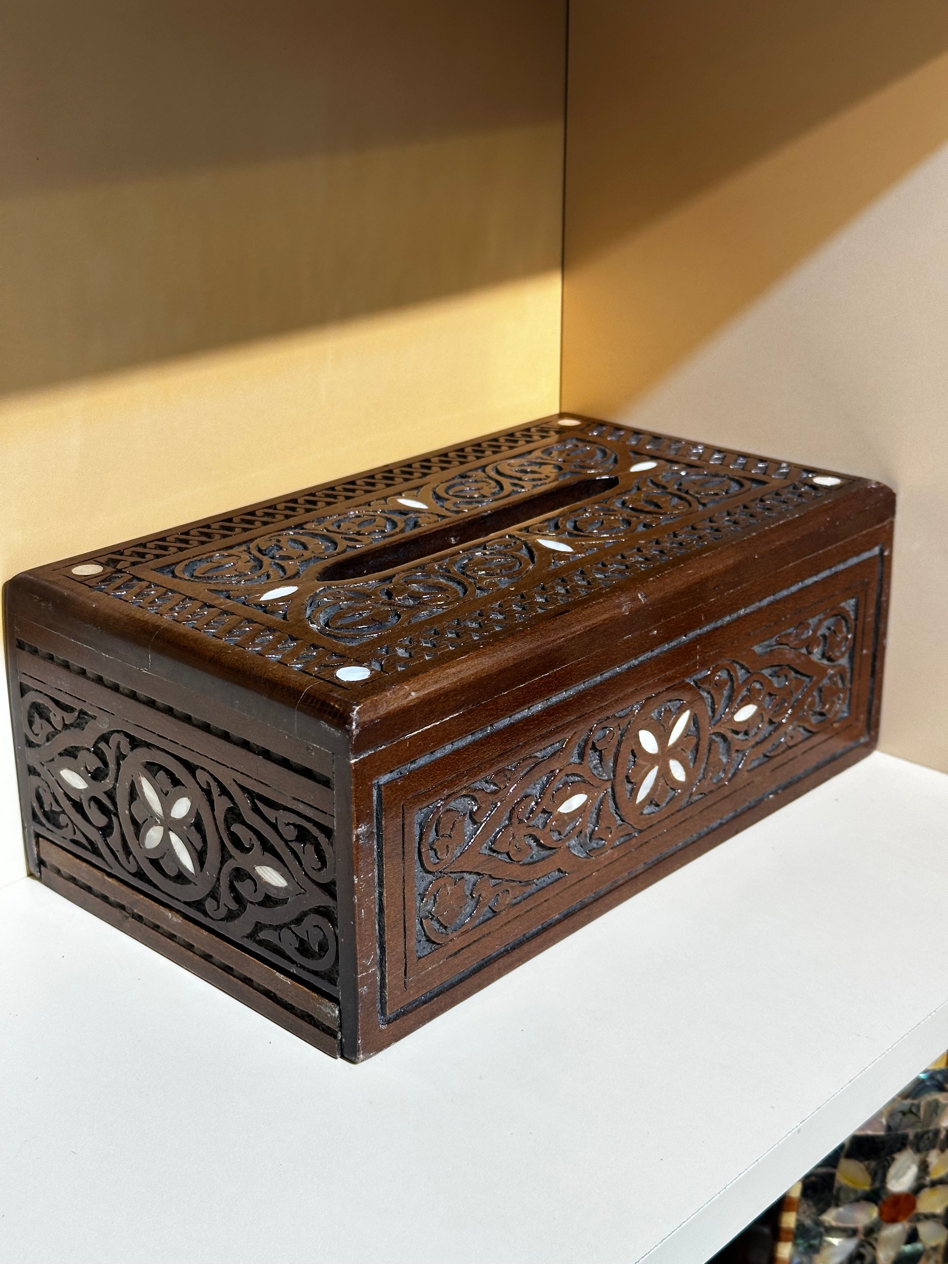 Wooden tissue box