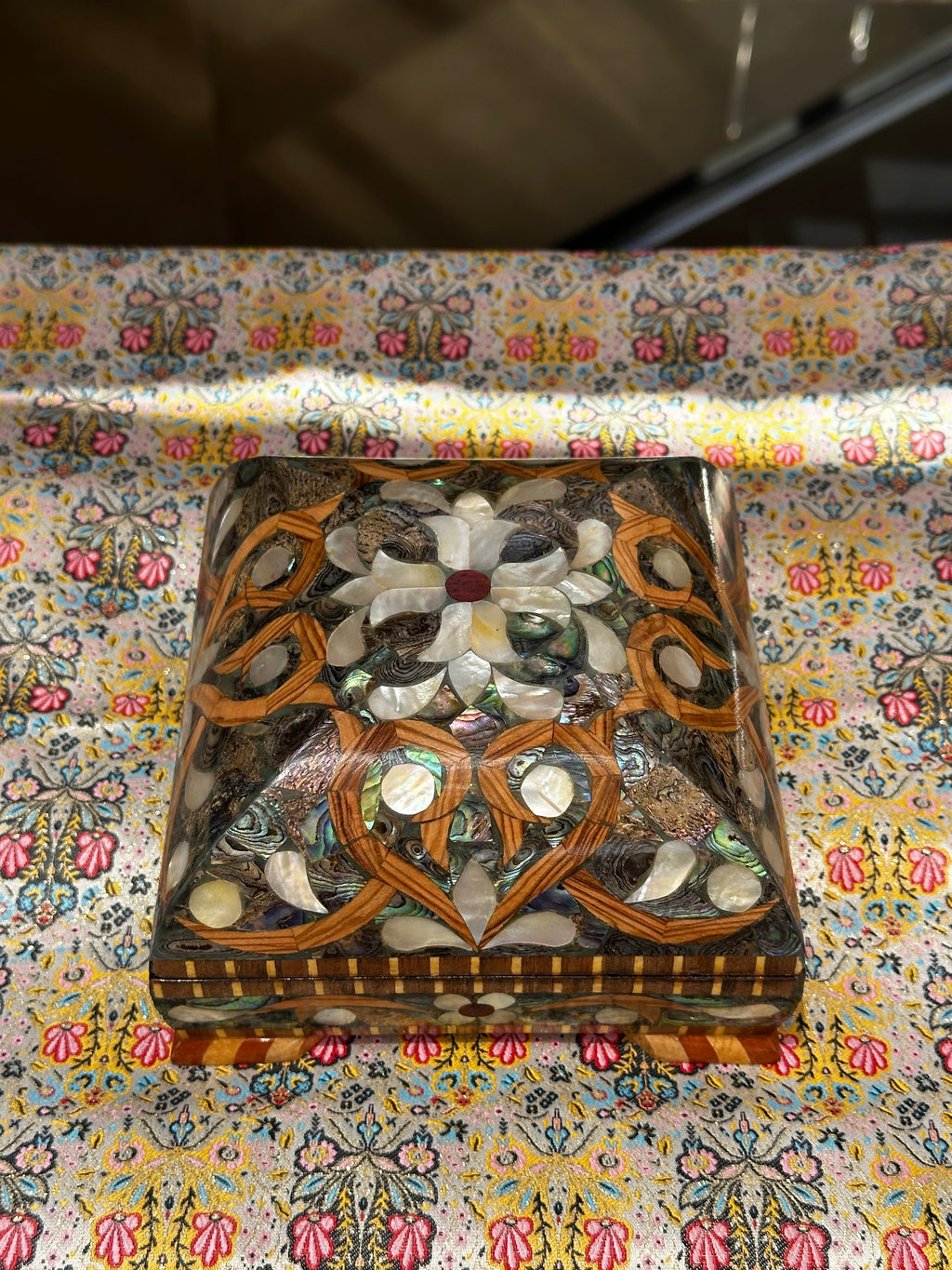 Handmade 16*16 Jewelry Box – Green Mother of Pearl