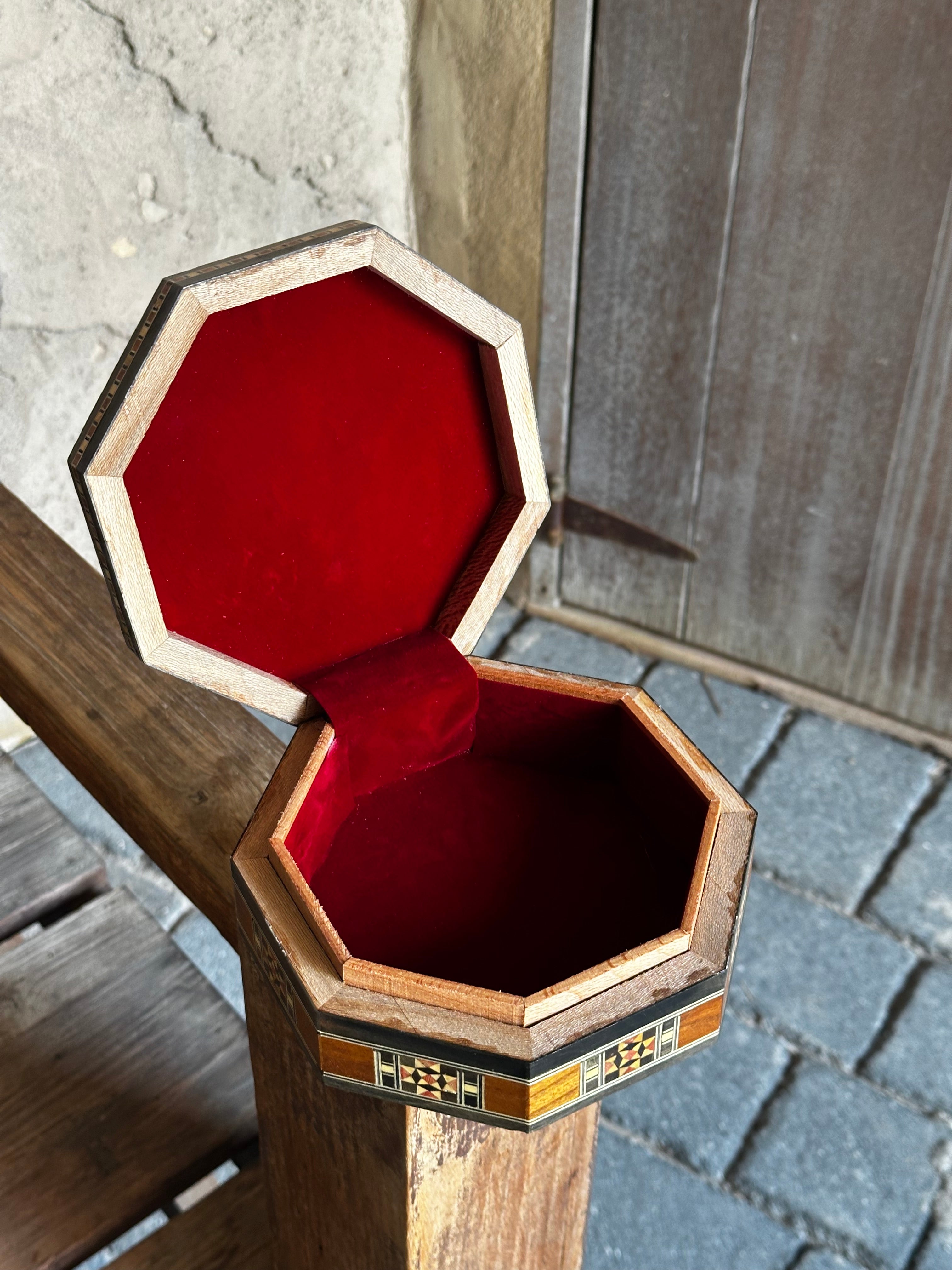 16 × 16 cm Damascene Mosaic Box