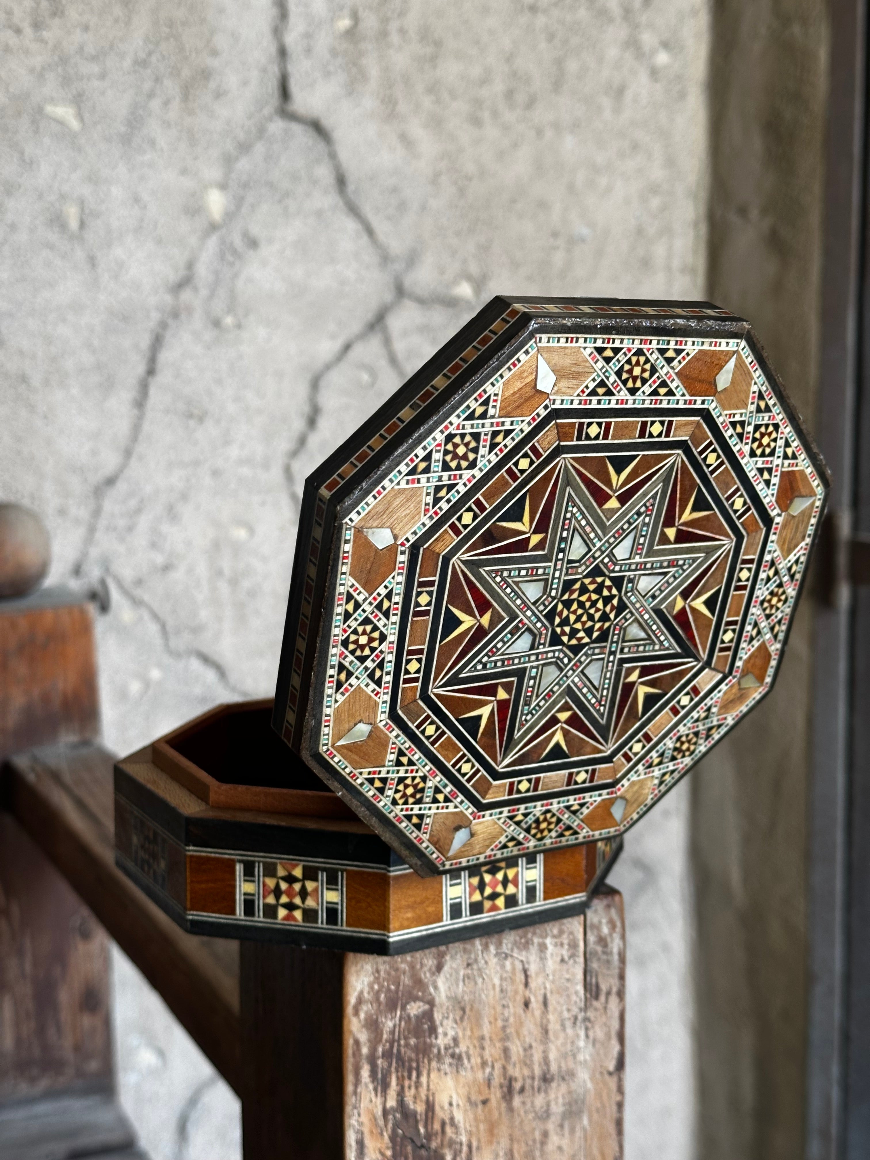 16 × 16 cm Damascene Mosaic Box