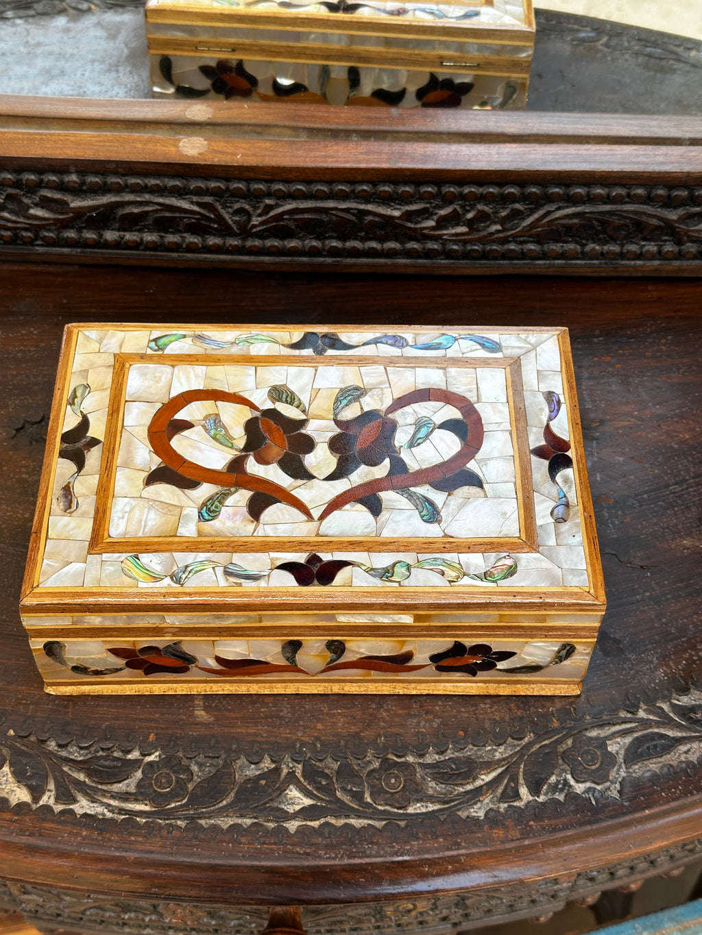 Tulip Mother of pearl jewelry box