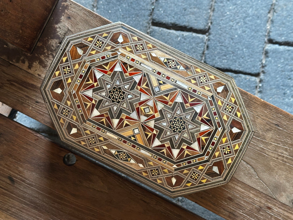 Handcrafted Mosaic & Mother-of-Pearl Storage Box – 27 × 16 cm