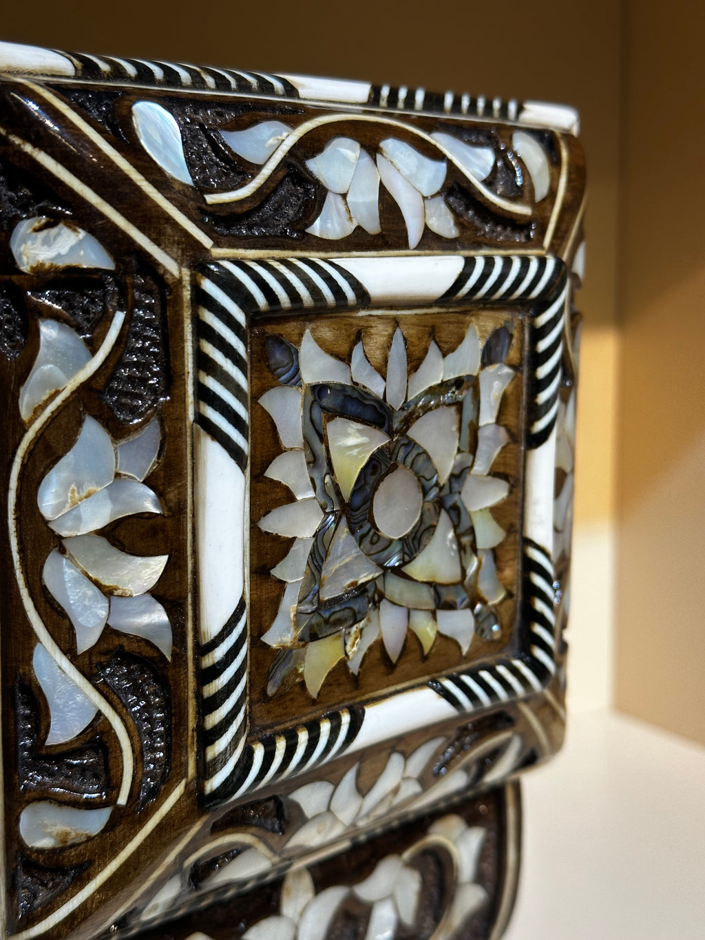 Luxury jewelry box Fatimi engraved