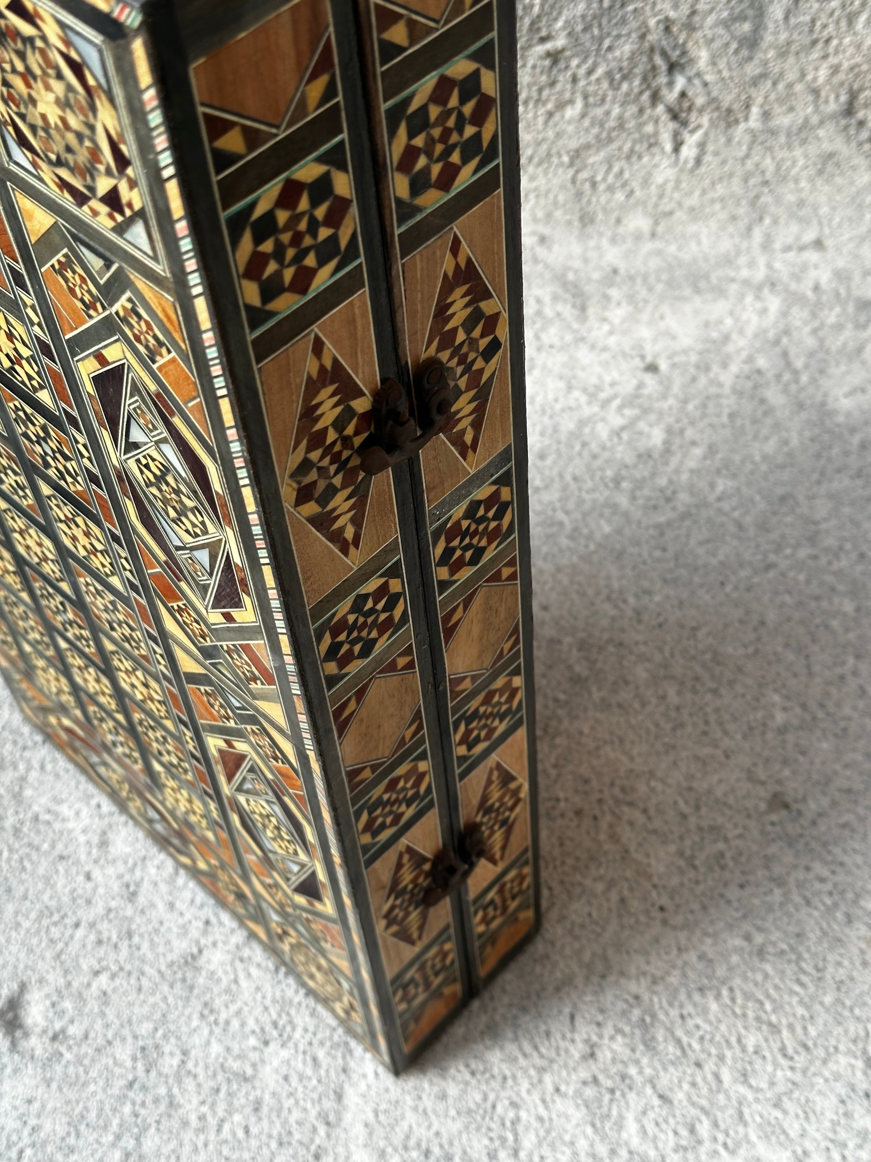 Mosaic Backgammon