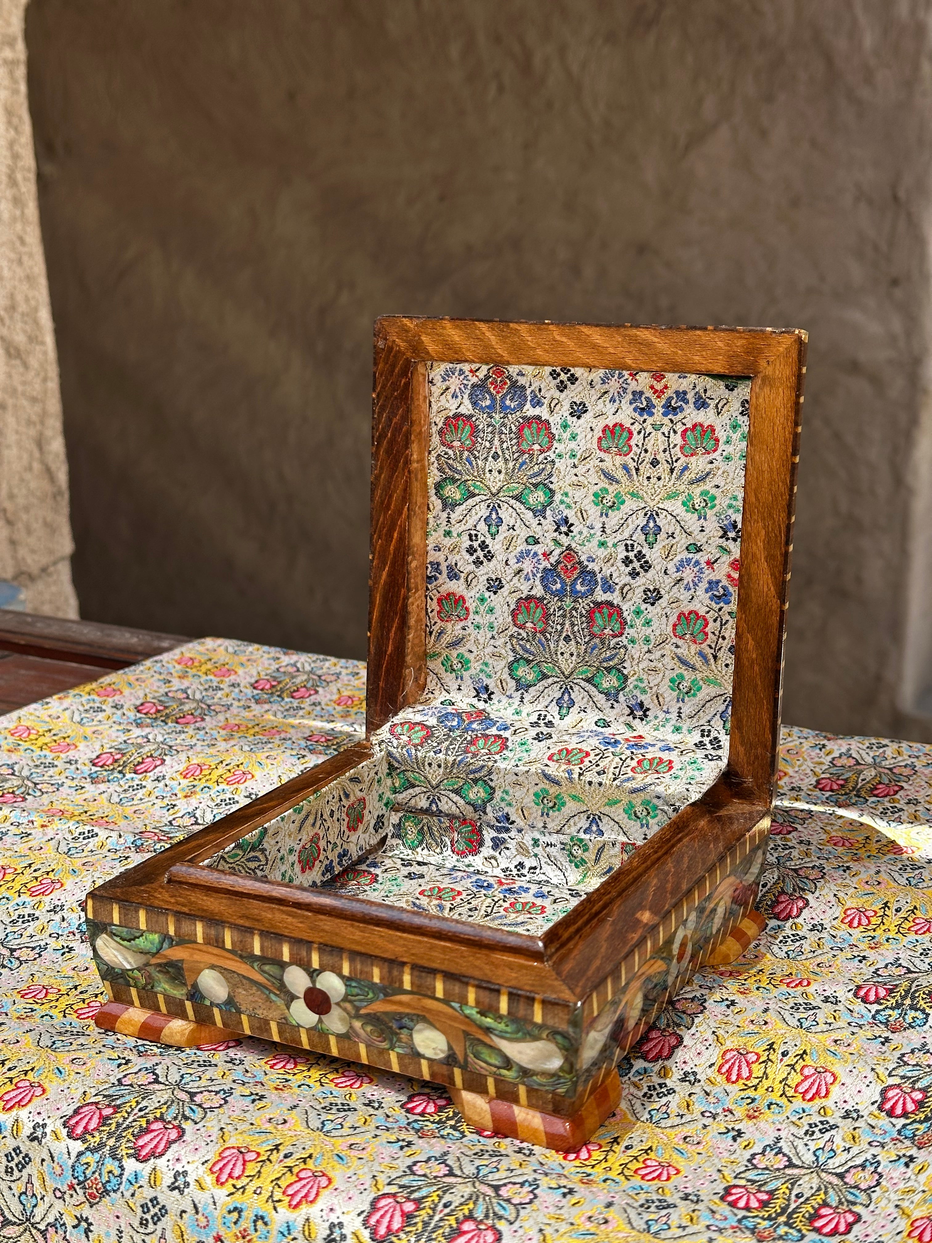 Handmade 16*16 Jewelry Box – Green Mother of Pearl