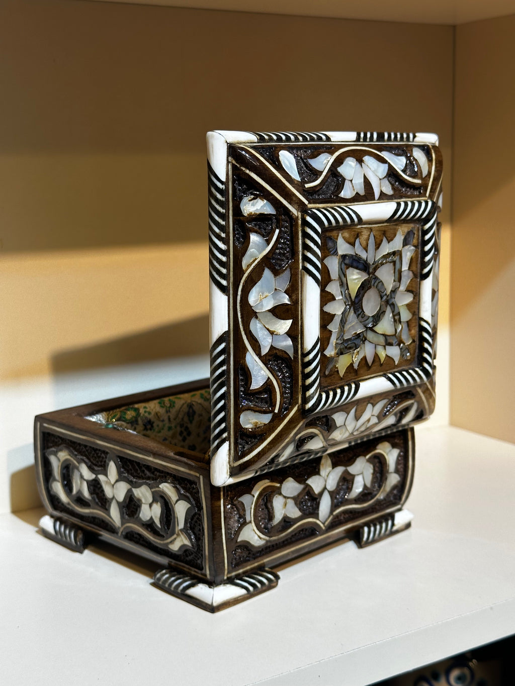 Luxury jewelry box Fatimi engraved