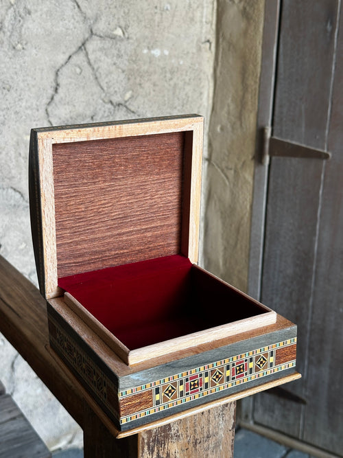 16 × 16 cm Damascene Mosaic Box