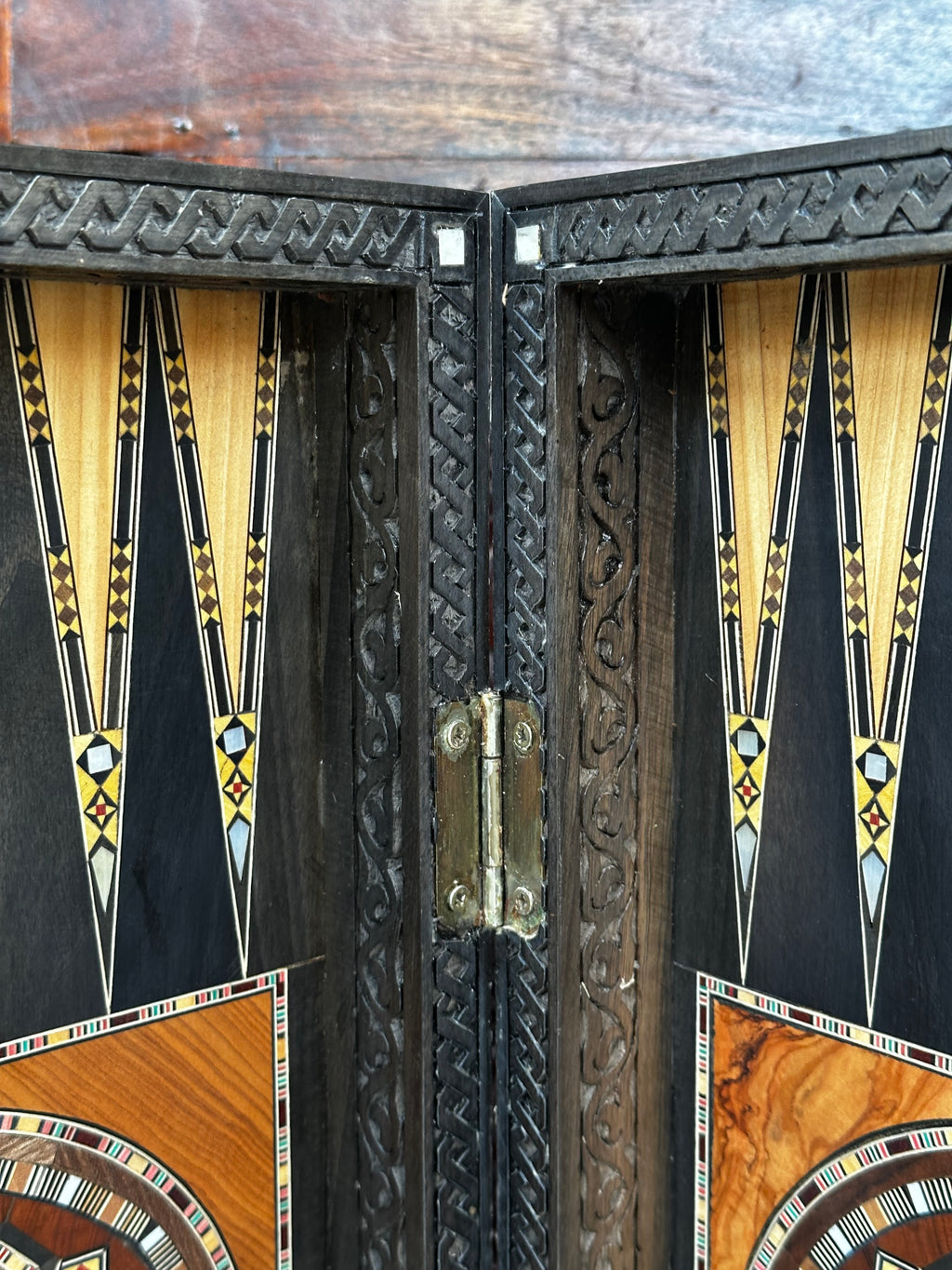 1 of 1 Luxury Handcrafted Walnut Backgammon Table – Mother of Pearl & Damascus Mosaic