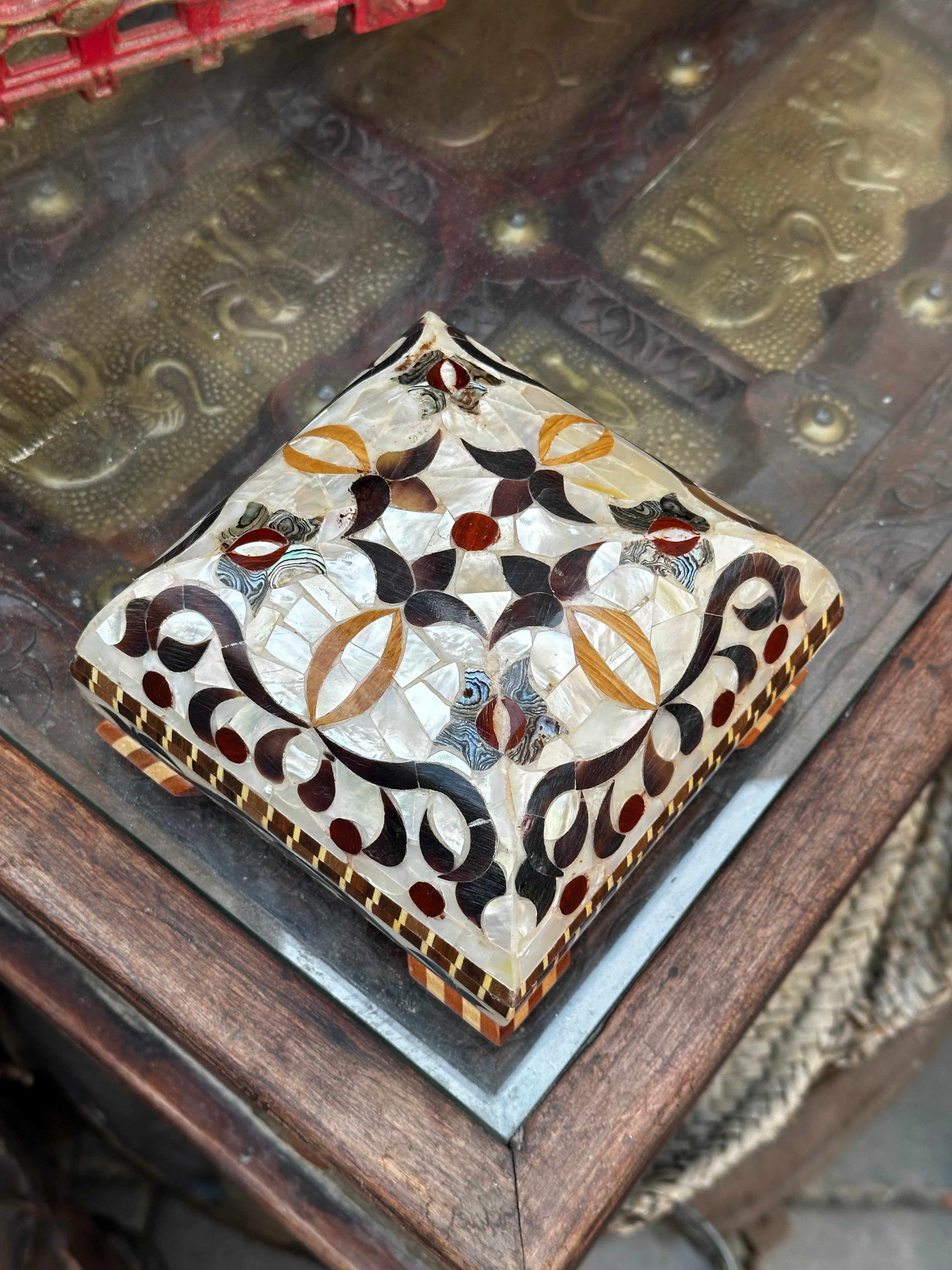 Handmade 16*16 Jewelry Box – white mother of pearl