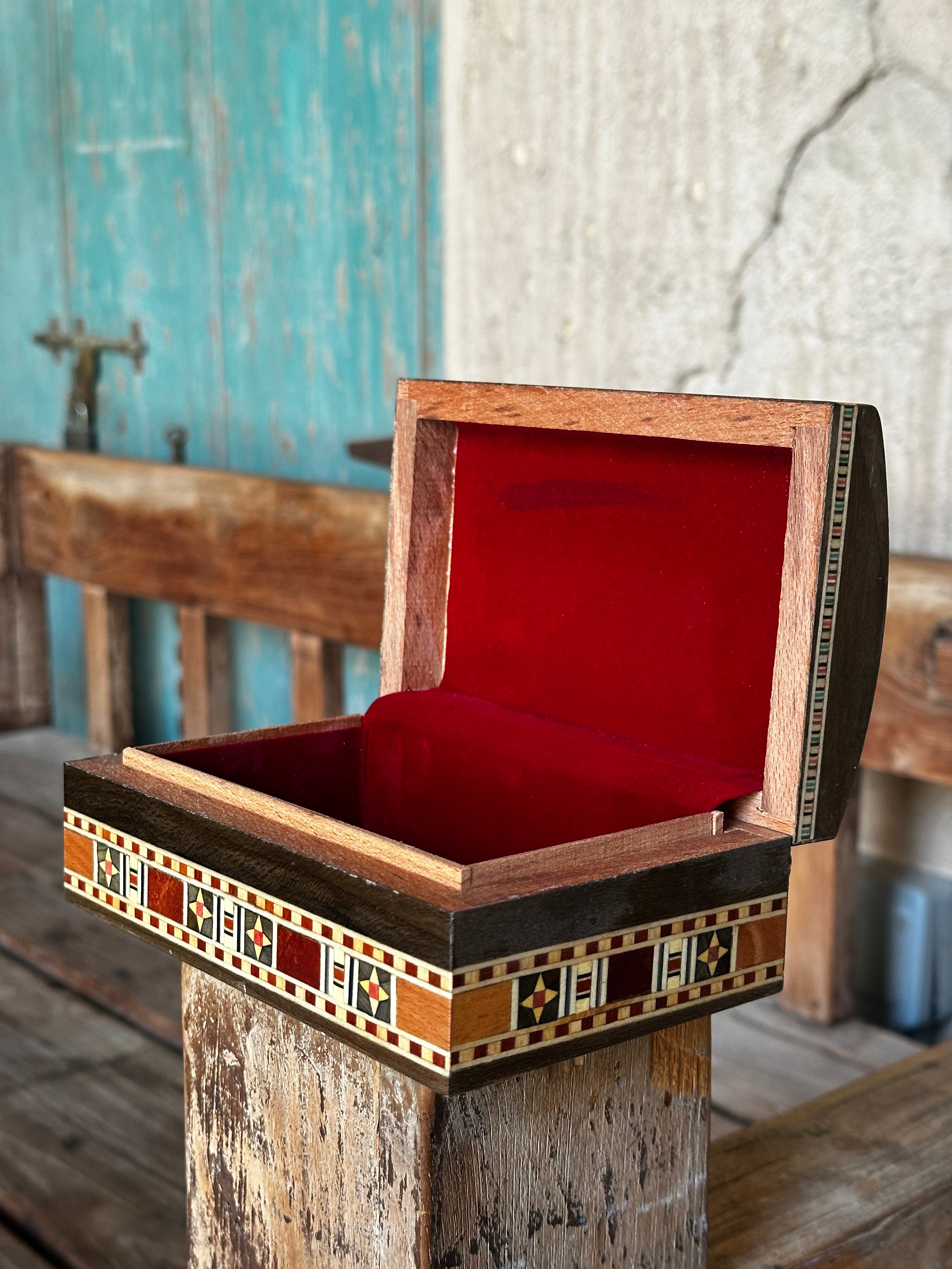 Mosaic box