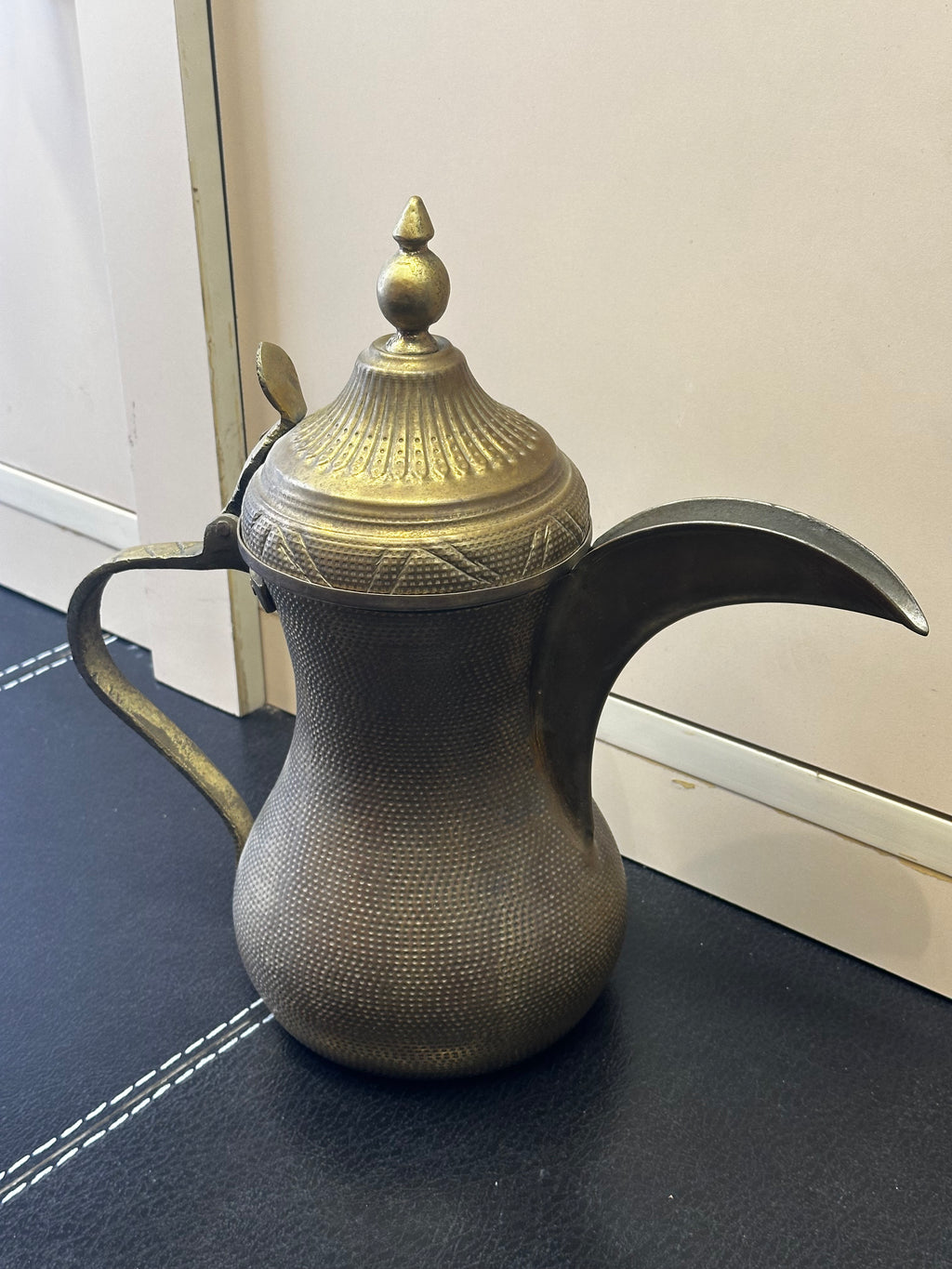 Antique style  Brass Arabic Coffee Dallah – medium (28-14 cm)