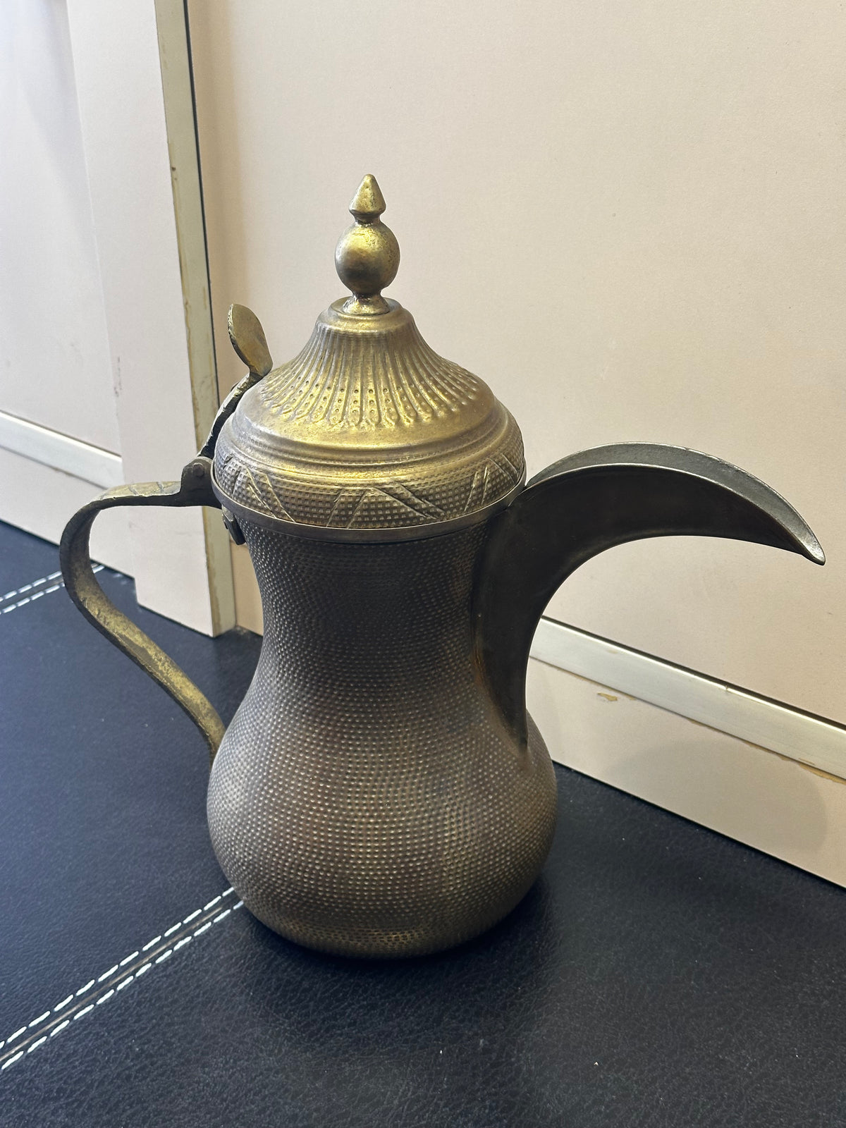 Antique style  Brass Arabic Coffee Dallah – medium (28-14 cm)