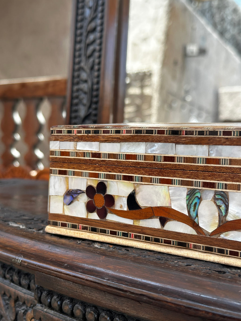 Jasmine Rose Jewelry Box – White Shell & Beech Wood