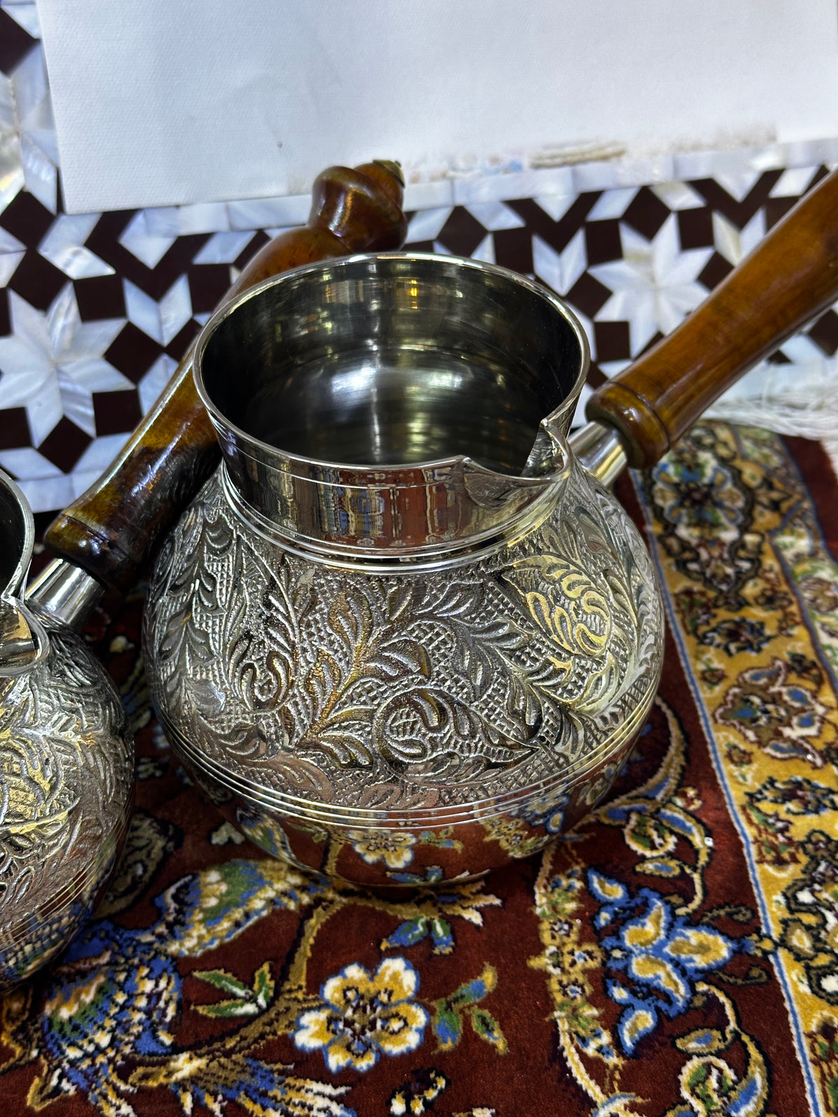 Big (4-5cups ) Pot with Wooden Handle