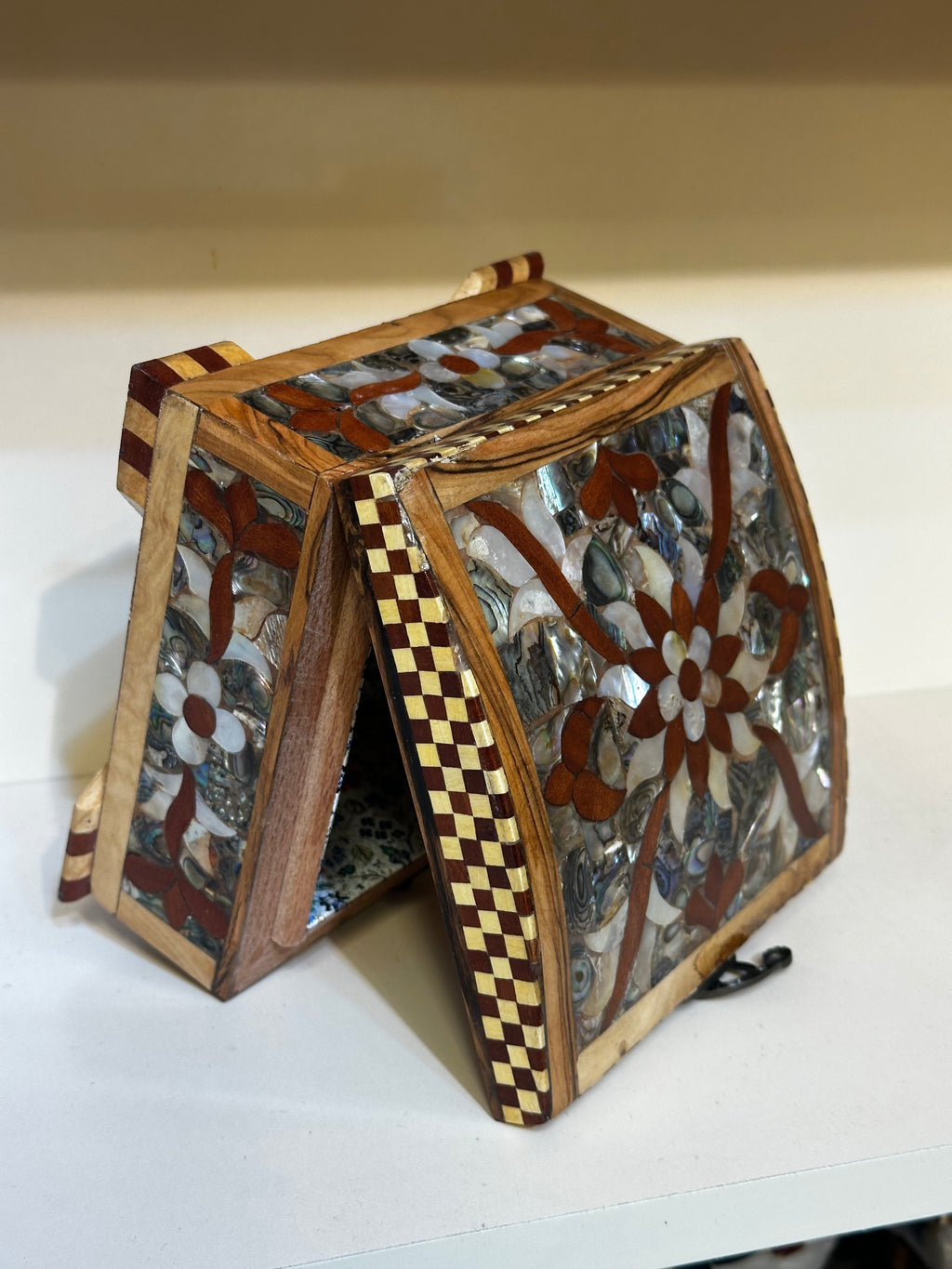 Green mother of pearl jewelry box