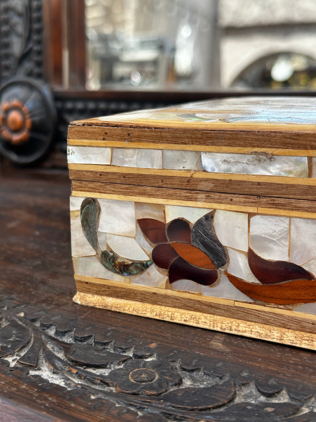 Tulip Mother of pearl jewelry box
