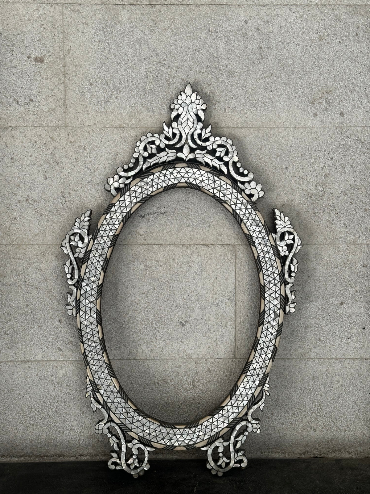 Mirro frame Check the availability by WhatsApp +971 56 432 2880
