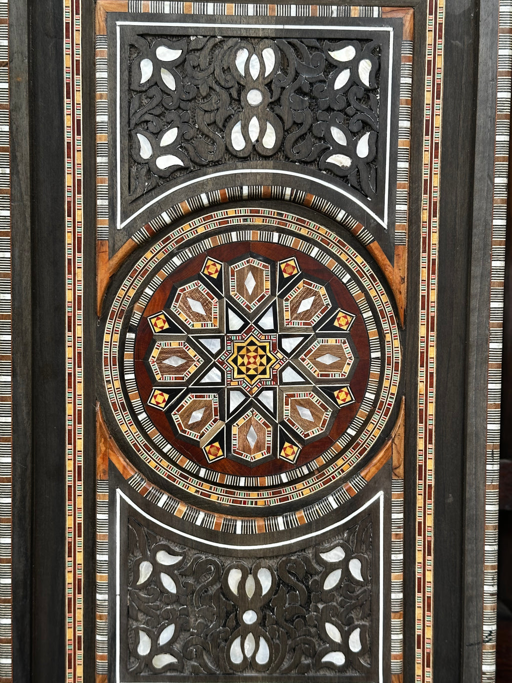 1 of 1 Luxury Handcrafted Walnut Backgammon Table – Mother of Pearl & Damascus Mosaic
