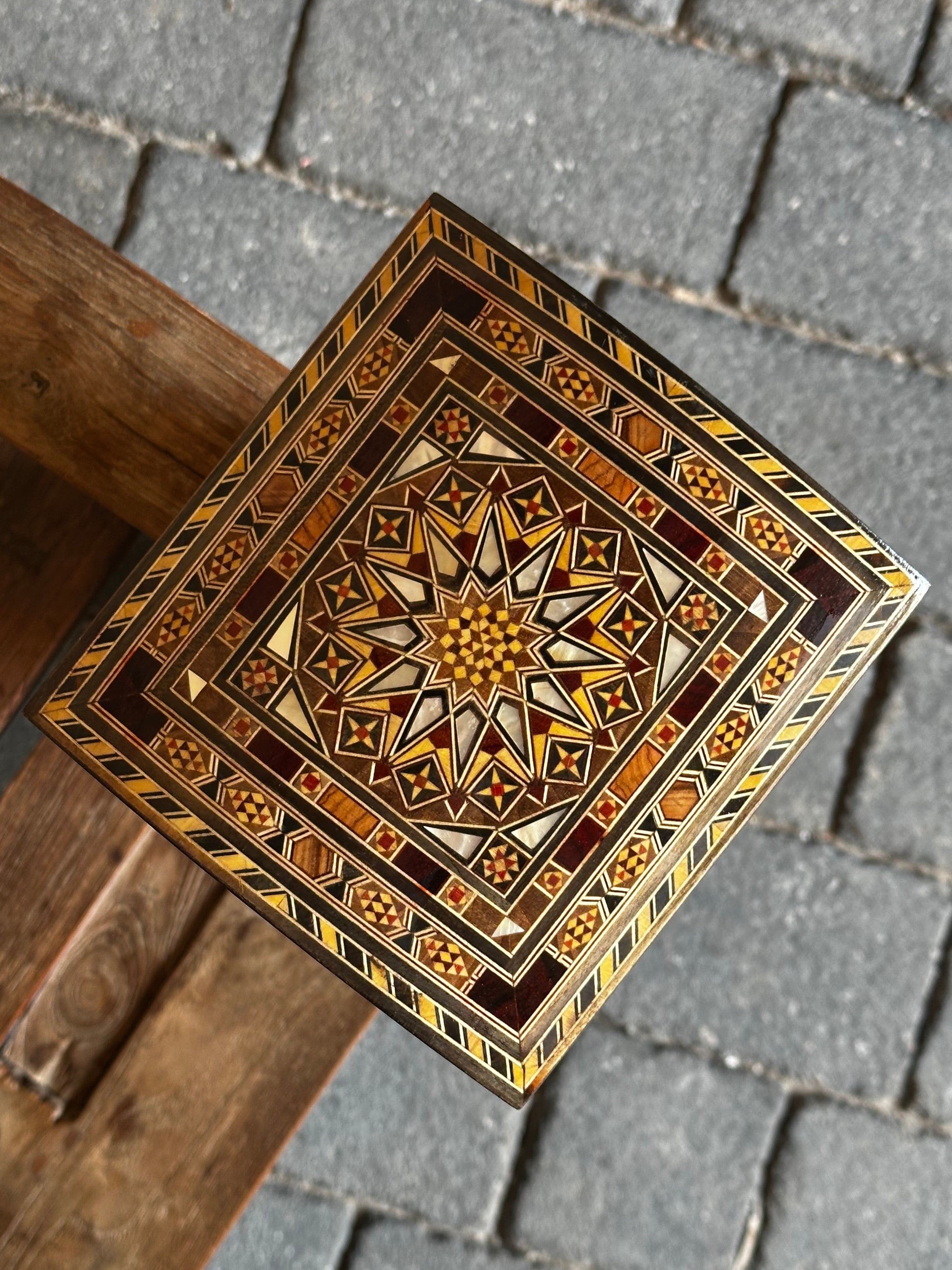 16 × 16 cm Damascene Mosaic Box