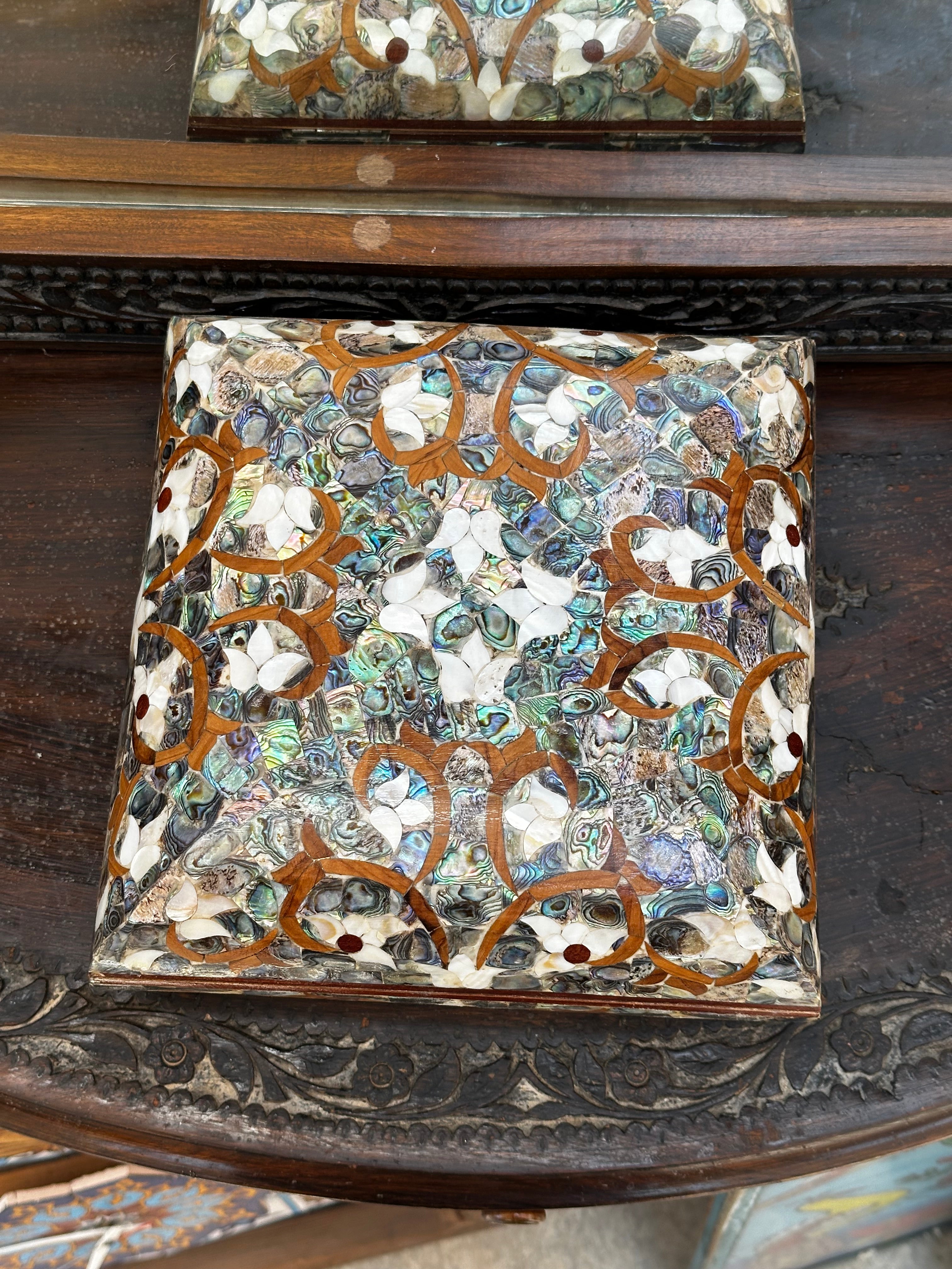 Green mother of pearl jewelry box