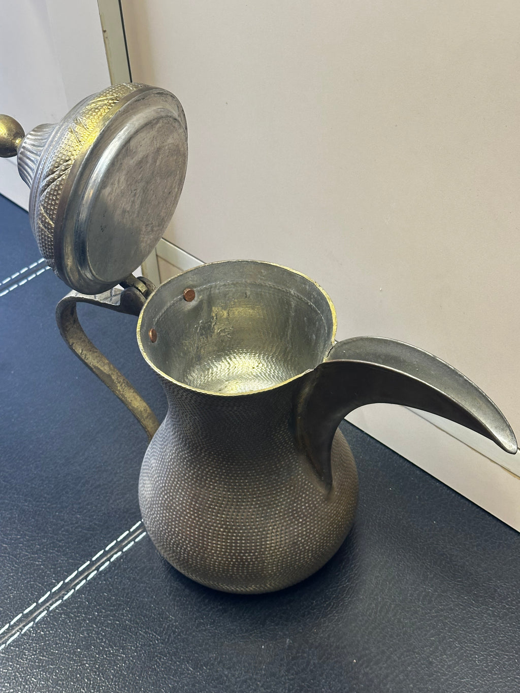 Antique style  Brass Arabic Coffee Dallah – medium (28-14 cm)