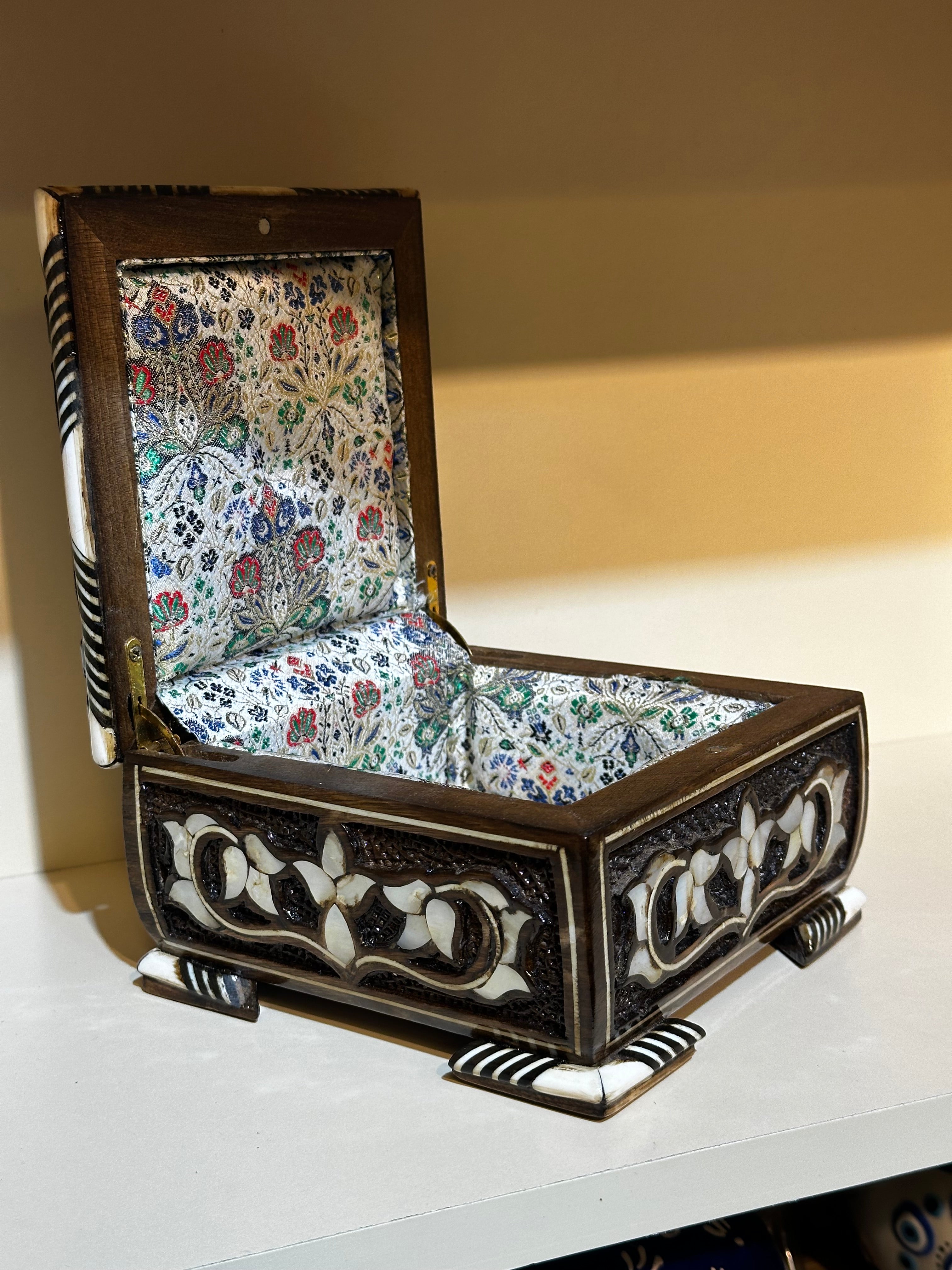 Luxury jewelry box Fatimi engraved