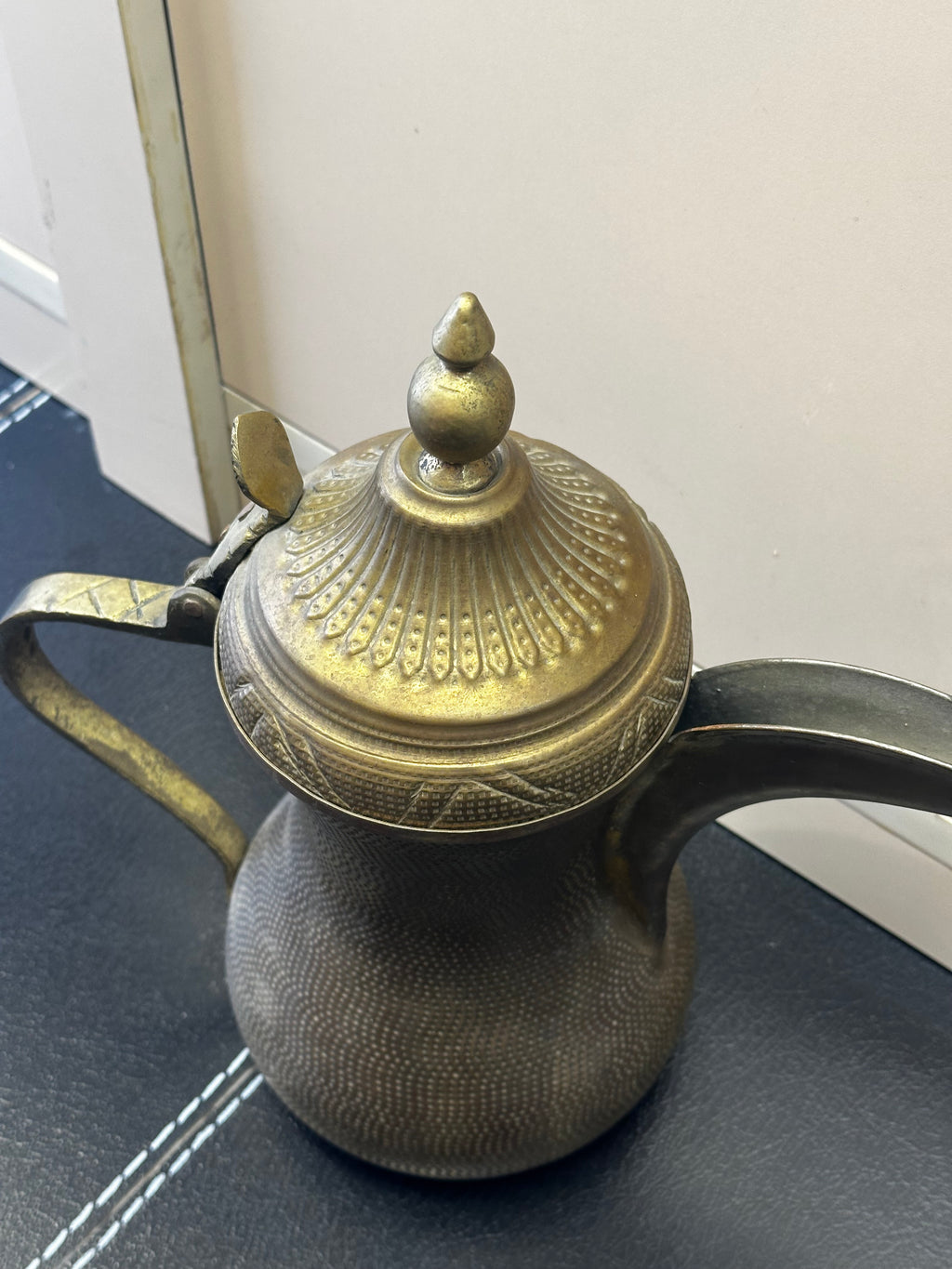 Antique style  Brass Arabic Coffee Dallah – medium (28-14 cm)