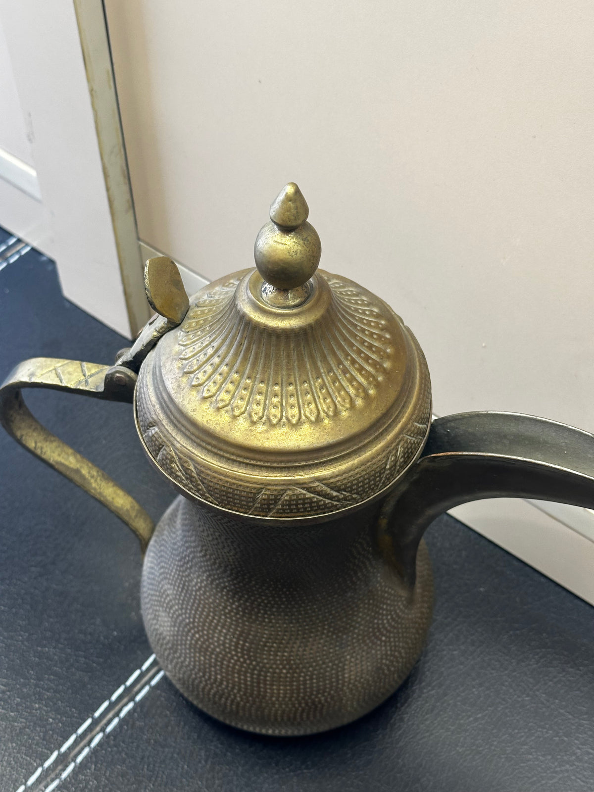 Antique style  Brass Arabic Coffee Dallah – medium (28-14 cm)