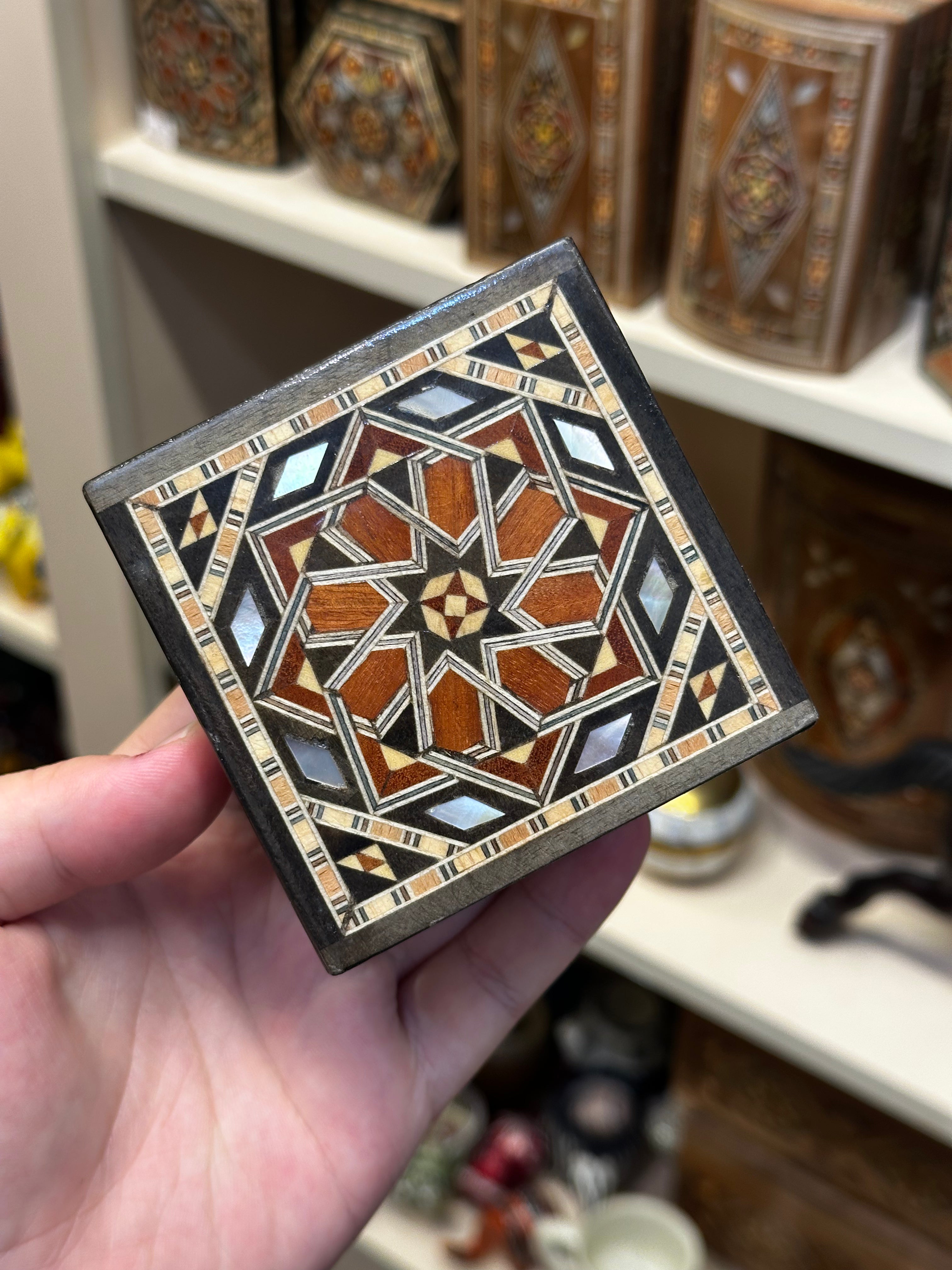 8*8 cm mosaic box